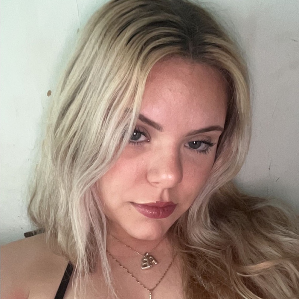 Meet your Posher, Isabella